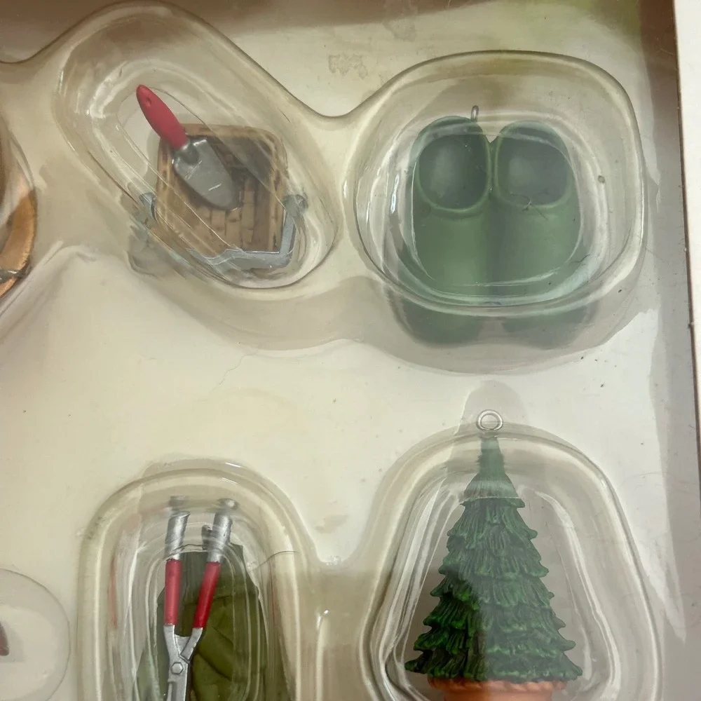 Hallmark Keepsake Green Thumb Gardening 6 Miniature Ornaments Metal 2007 QXM8137